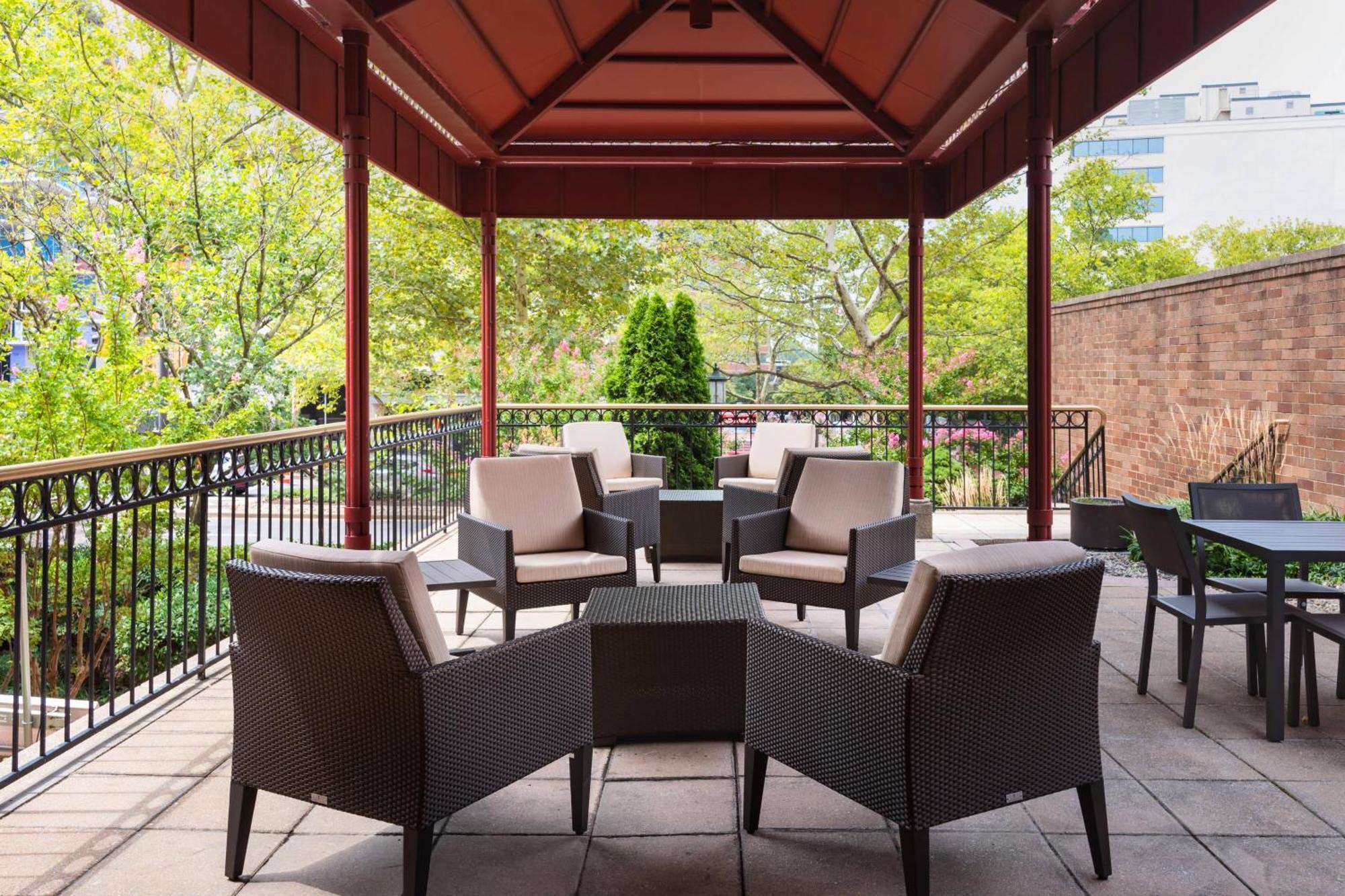 Residence Inn Bethesda Downtown Esterno foto
